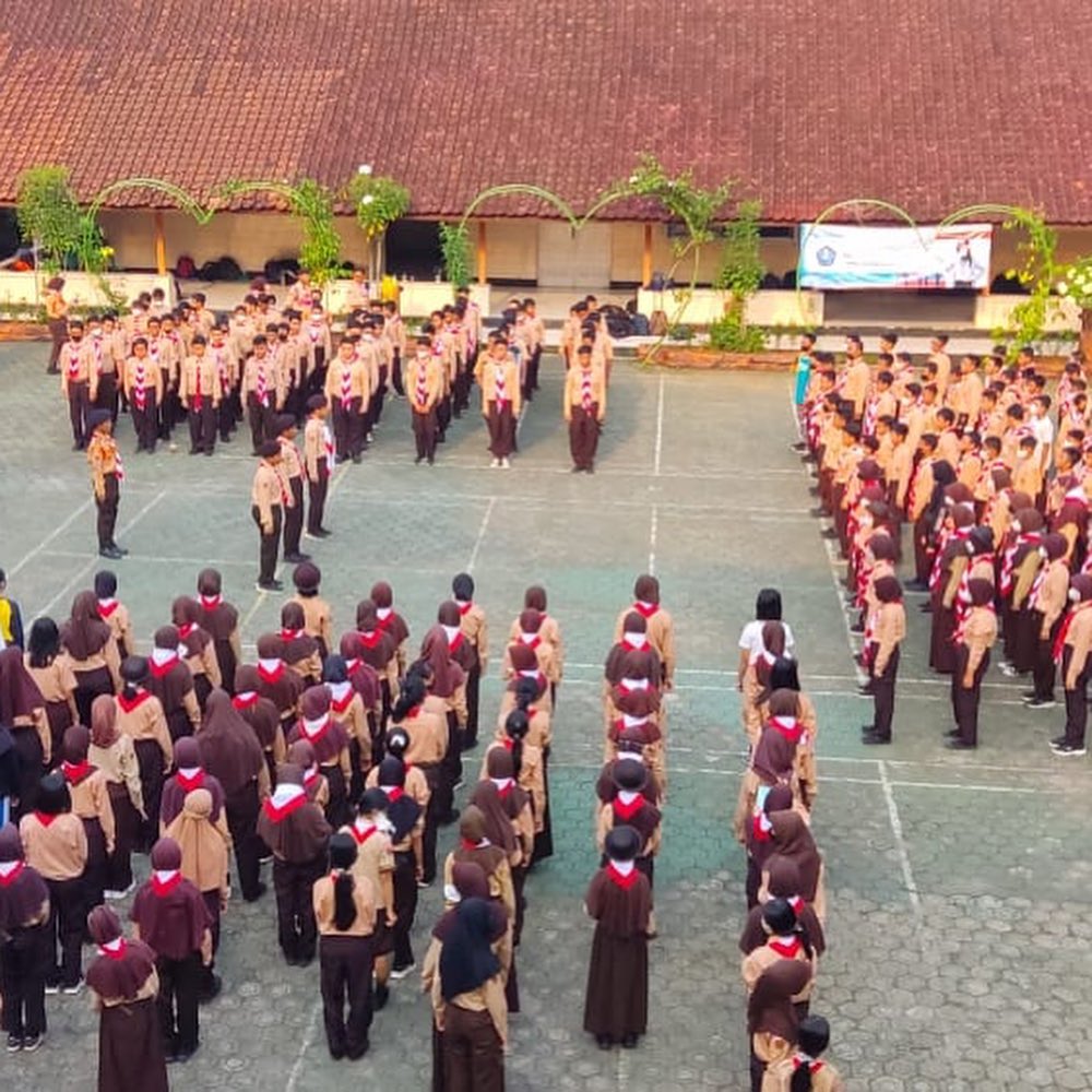 Pembukaan Latihan Jumat Rutin Gugus Depan Smp Negeri 2 Purwokerto