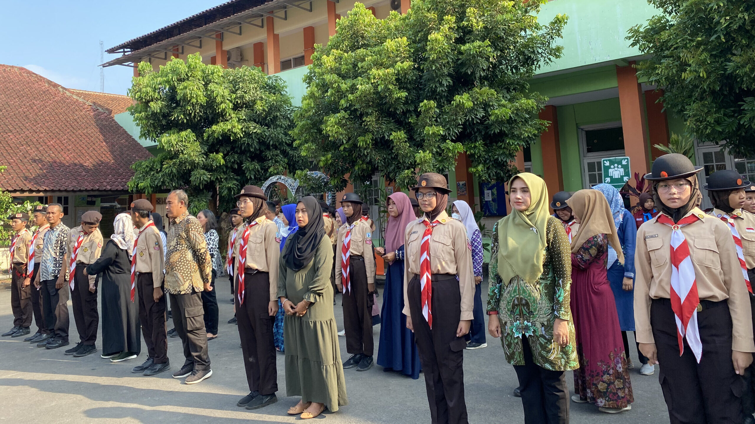 You are currently viewing 34 Orang Tua Bersatu di Lapangan Nusantara SMP Negeri 2 Purwokerto untuk Meriahkan Kenaikan Tingkat Penggalang Rakit Pramuka